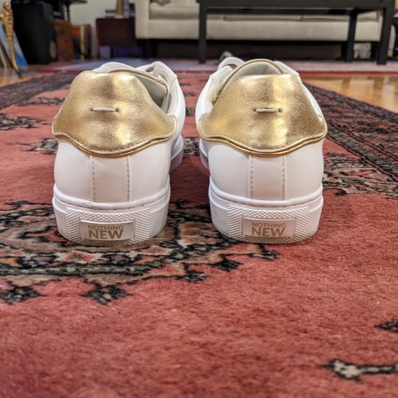 Nothing New Women's Deluxe Gold Sneaker 8.5 (fits like 8) - Picture 2 of 7